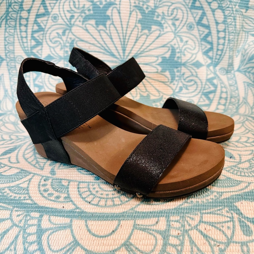 Black Wedge Sandals with Textured Straps